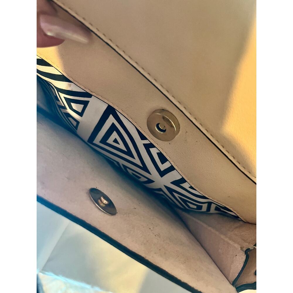 Versace Beige 19.69 Abbigliamento Sportivo Leather Handbag - Picture 3 of 12